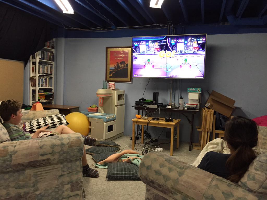 Saul_Howard's tweet photo. @aminycartoon potentially losing to my wife. #mariokart #familygamers #nerdcity http://t.co/k5V7spXfFF