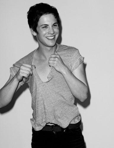 #SeductiveSunday #OlderBrotherApproves 😂