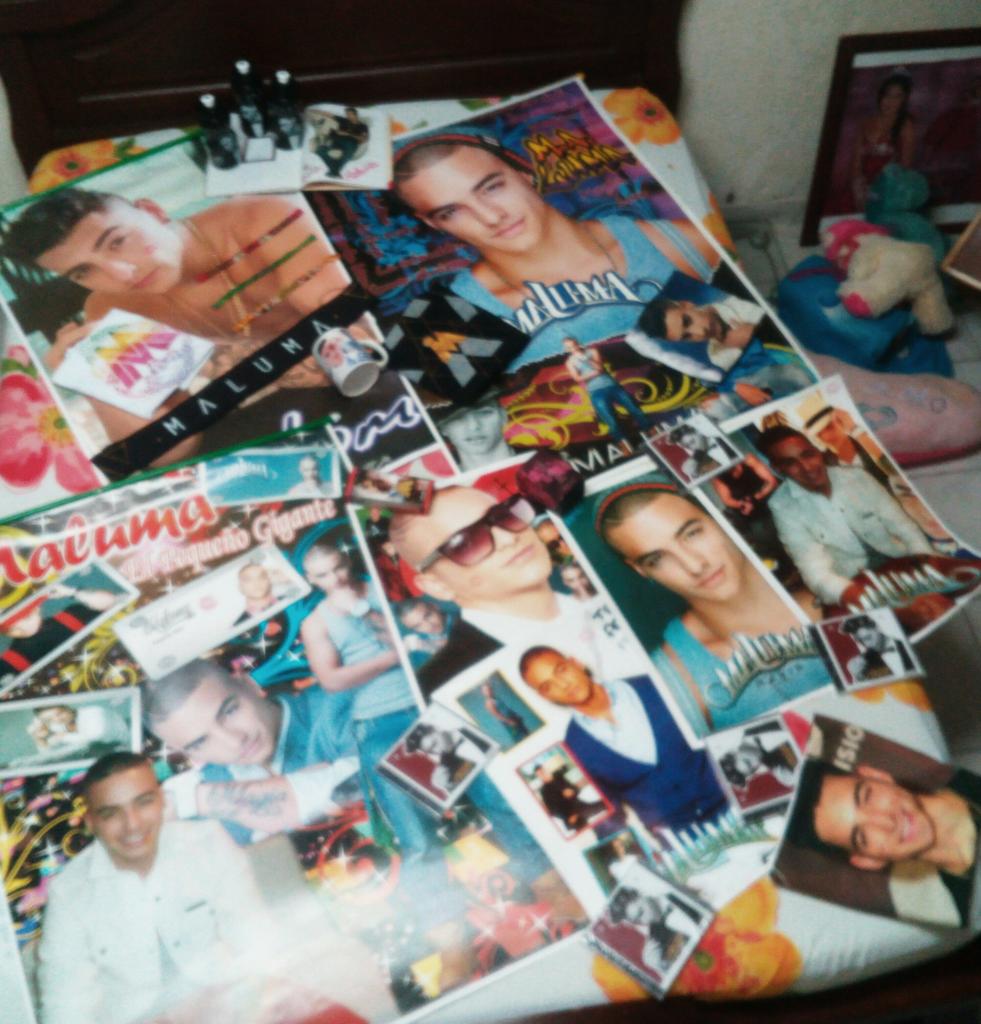 HerreraLaura's tweet photo. De solo verlo así..pasar a estar asi sentirlo abrazarlo hablarle mirarlo es lo mejor q me ha pasado 😍 @maluma te amo! http://t.co/LxIlNmOfY2