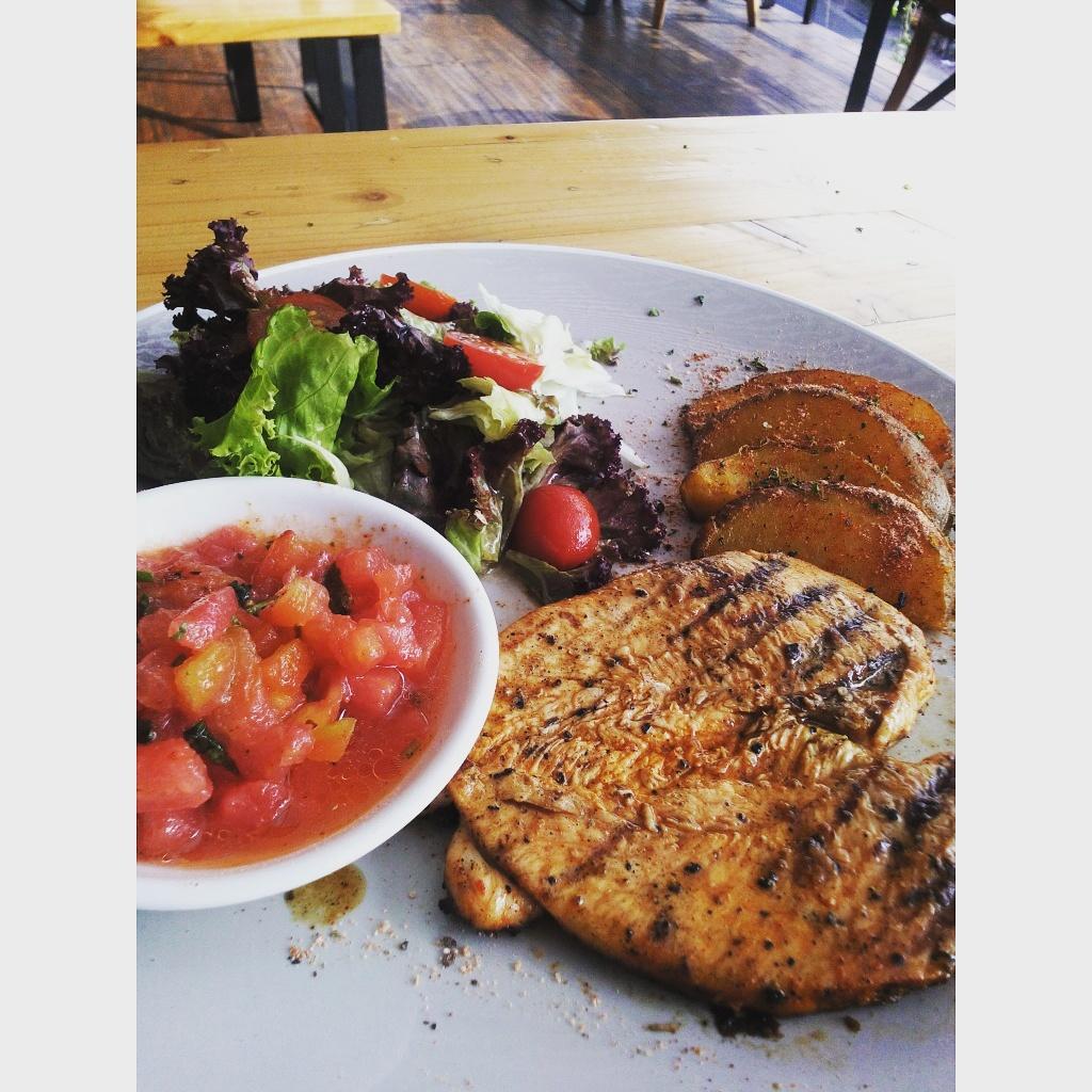 Tasty " Cajun Chicken " only at Upper East Jl. Raya Golf 92, Bandung ! See you guys !