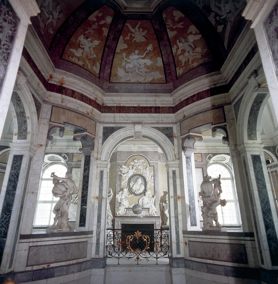 #todoinkassel: Das #Marmorbad in der #Karlsaue besuchen bit.ly/bad2509 (ay) http://t.co/NTUKwLZKu5