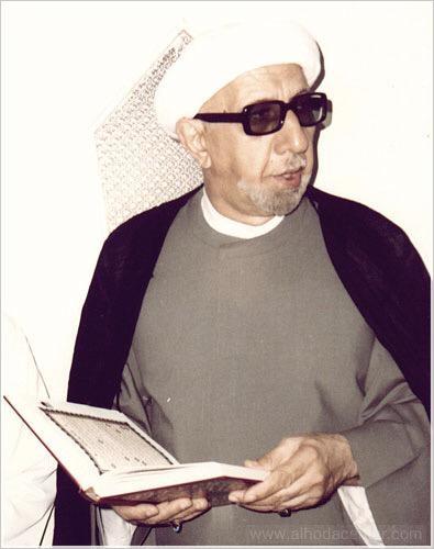 انت تأخذ باناء.وانا أخذ بأناء.تعدد الاناء لا يغير وحدة المنبع....#احمد_الوائليرحمه الله.