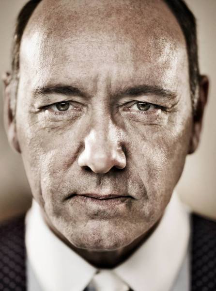 Happy Birthday to Kevin Spacey! One of the coolest and enigmatic guy ever! 

What\s your favorite Kevin Spacey role? 