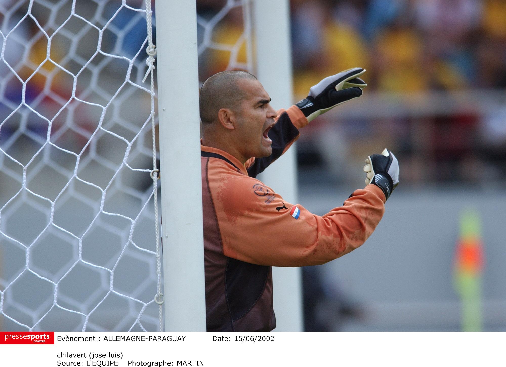 Happy 50th birthday to former keeper José Luis Chilavert! 