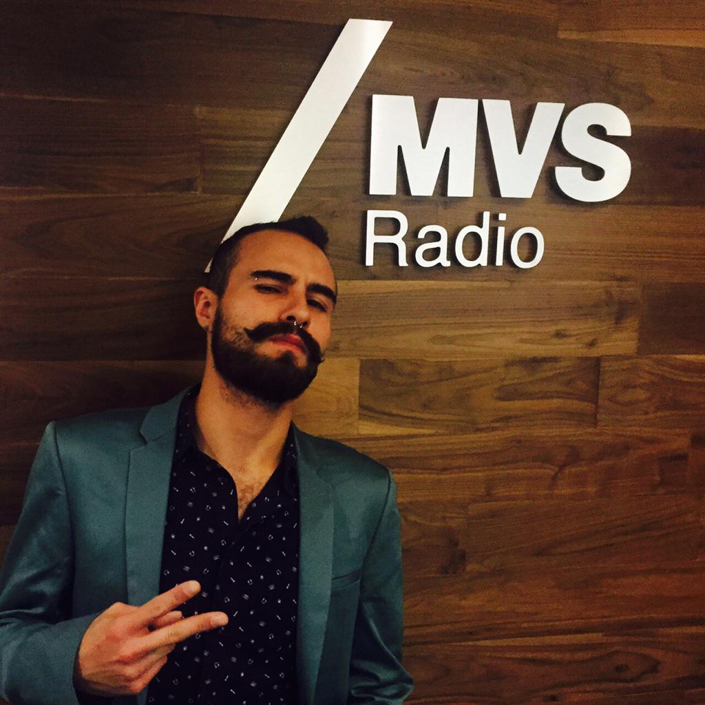 rogerenradio's tweet photo. Conozcan a Gustavo, listo para pelear con quien sea para ganar. http://t.co/FWD2vVKQh6