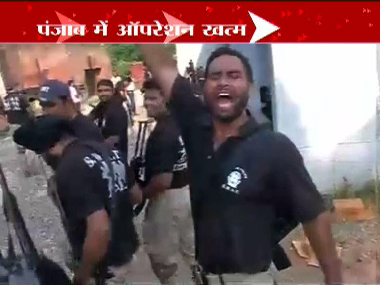 ABPNews's tweet photo. #GurdaspurAttack  SWAT personnel raise "Jo Bole So Nihaal" and victory slogans after eliminating  terrorists. http://t.co/UMxIncIBBJ