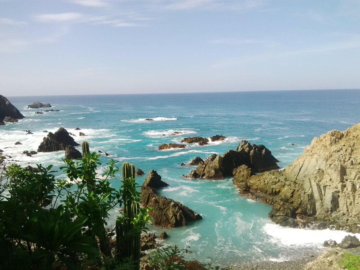 laperlazihua's tweet photo. #Ixtapa-#Zihuatanejo best spot for #reefs and #cliffsides good for #inshorefishing #diving and #snorkeling #traveltip http://t.co/67hmItxheU