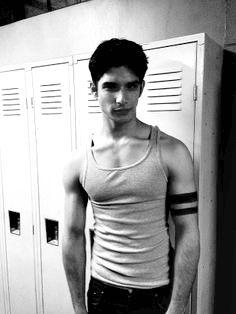 WHICHONEx's tweet photo. Which tattoo?
RT ═ Scott McCall's tattoo.
FAV ═  Derek Hale's tattoo. http://t.co/hsrXBOPx8q