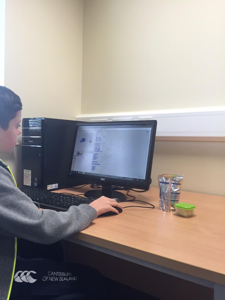 dojomuintearas's tweet image. Campa CoderDojo faoi lán tseoil #CoderDojoCommunity #dojoasgaeilge
