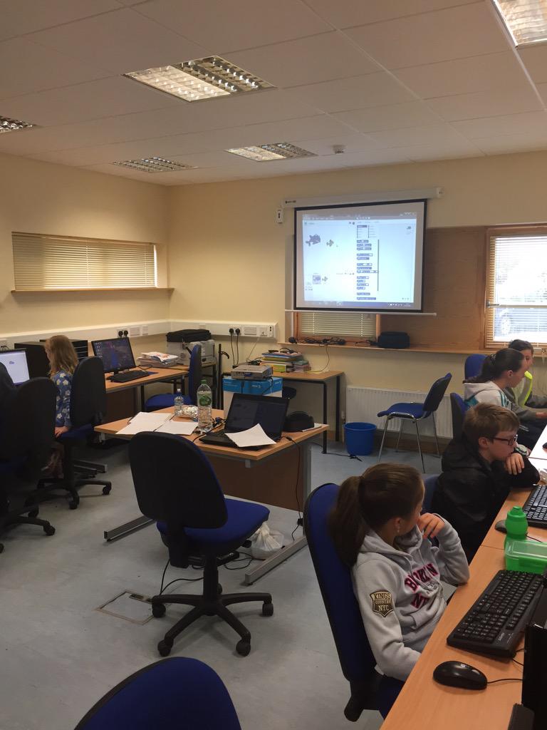 dojomuintearas's tweet image. Campa CoderDojo faoi lán tseoil #CoderDojoCommunity #dojoasgaeilge
