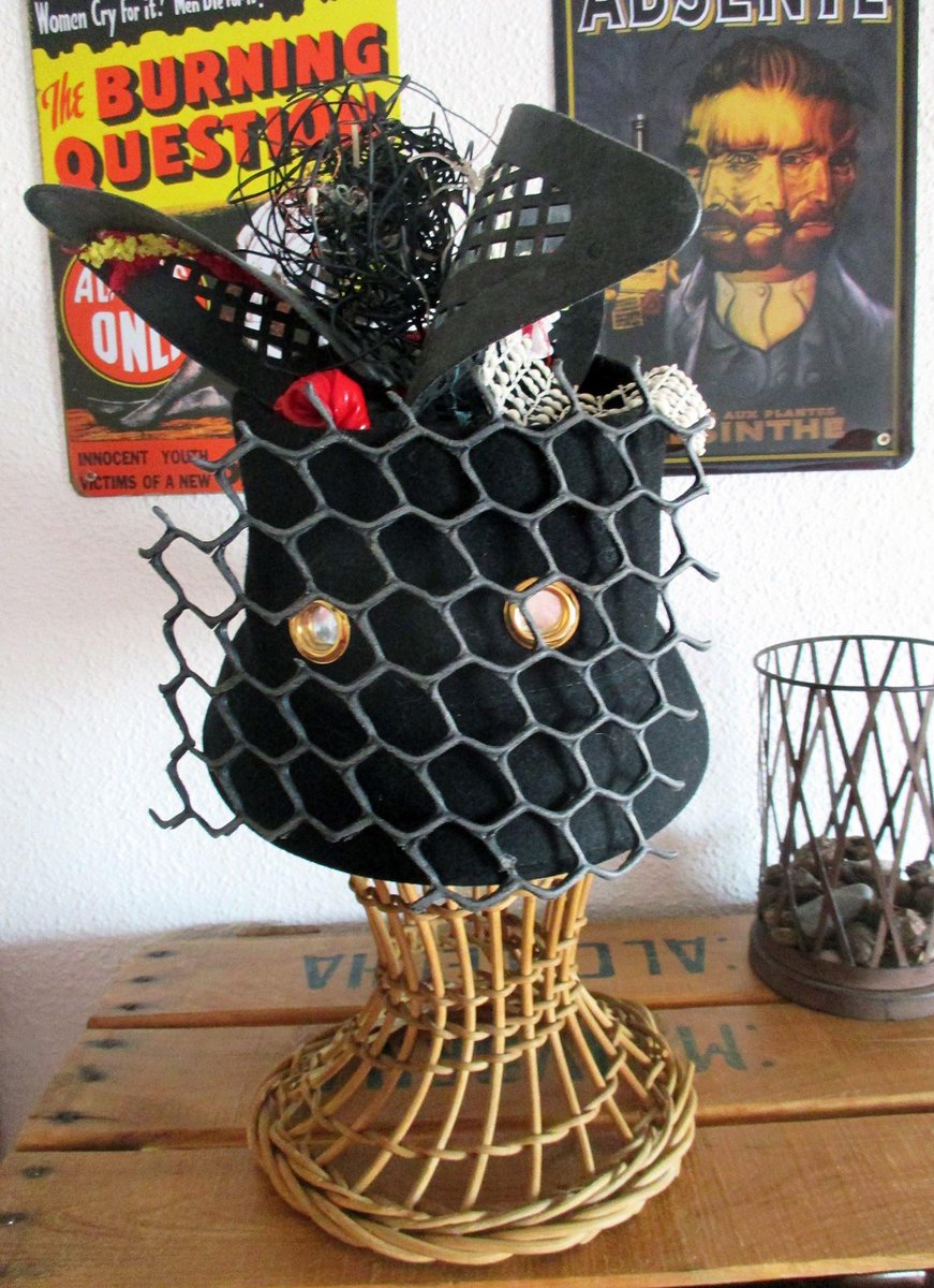 TheOceanCorner's tweet image. Getting #buoyanthats ready for @PlymArtsWkndr @Shekinahboutiq #charity and @TheOceanCorner @SchSocEnt