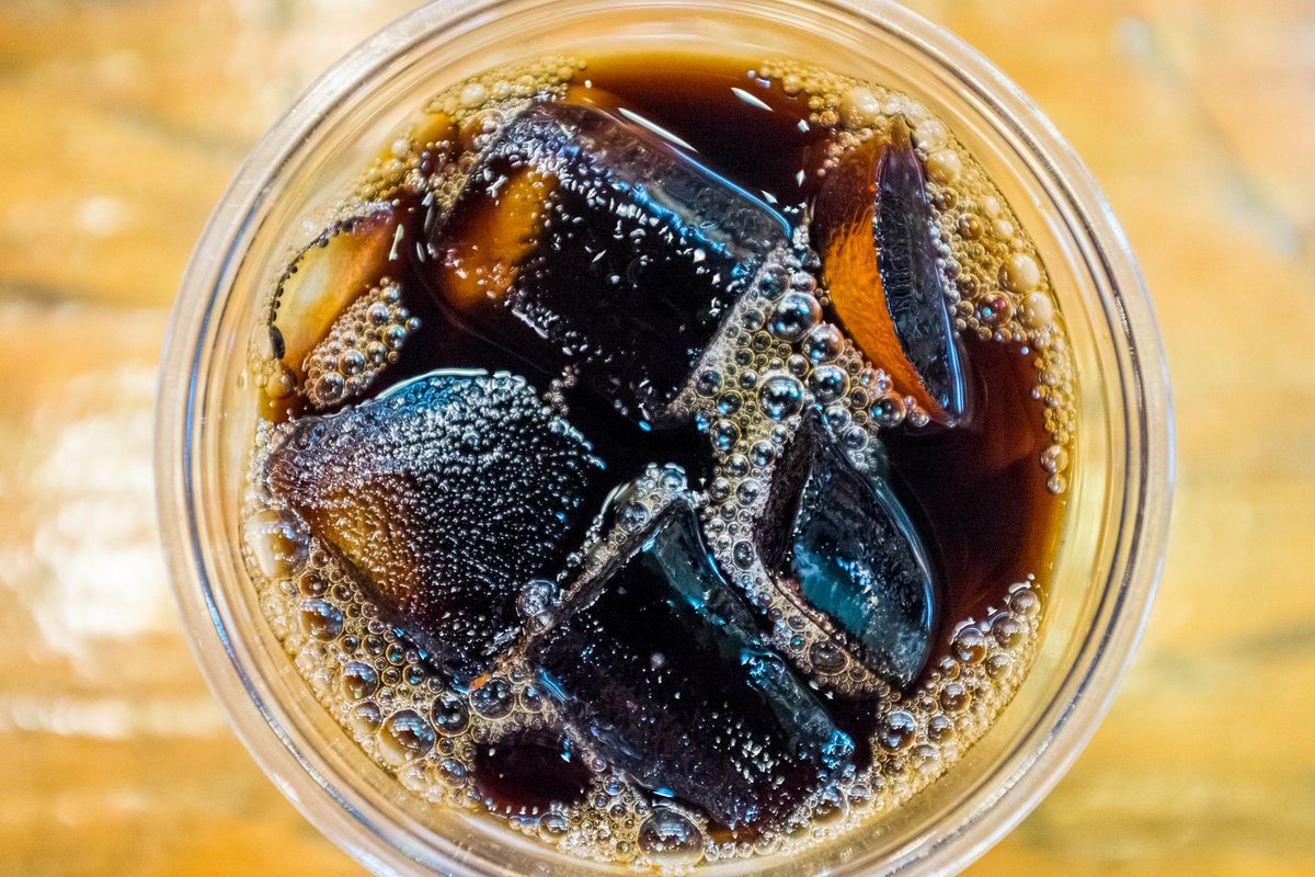 TimeOutChicago's tweet photo. Chicago's latest iced coffee drinks can cure the Monday blues. http://t.co/E4T1ZjGksR http://t.co/IuJV5LIekP