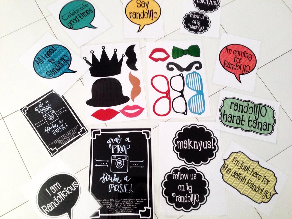 "Ada pernak pernik lucu untuk menemani bubuhan minum randol" trus posting d ig, twiter, path biar kmu dapet disc 😍