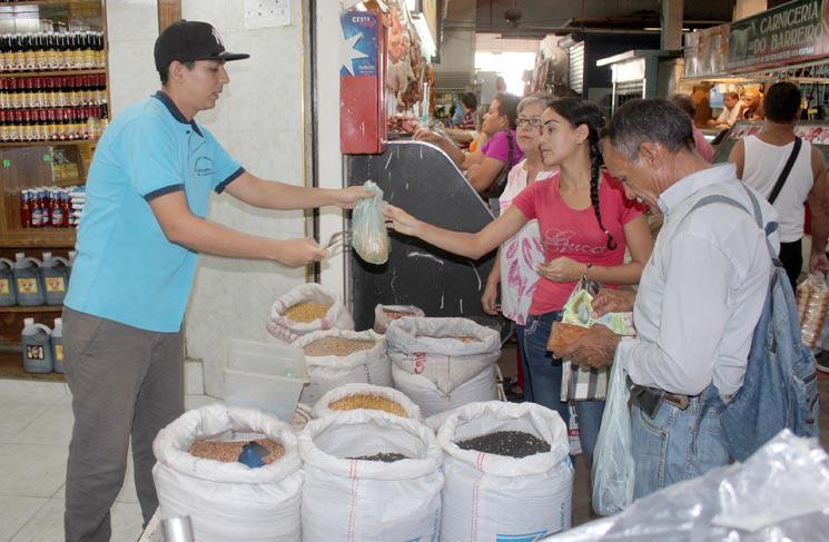 elsiglocomve's tweet photo. Garbanzos y lentejas continúan escasos http://t.co/CI7QjG6za7 http://t.co/hHtqmbTrrj