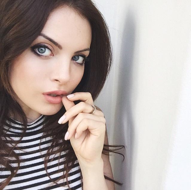 victorious       Elizabeth Gillies    Happy birthday!!!!                 
