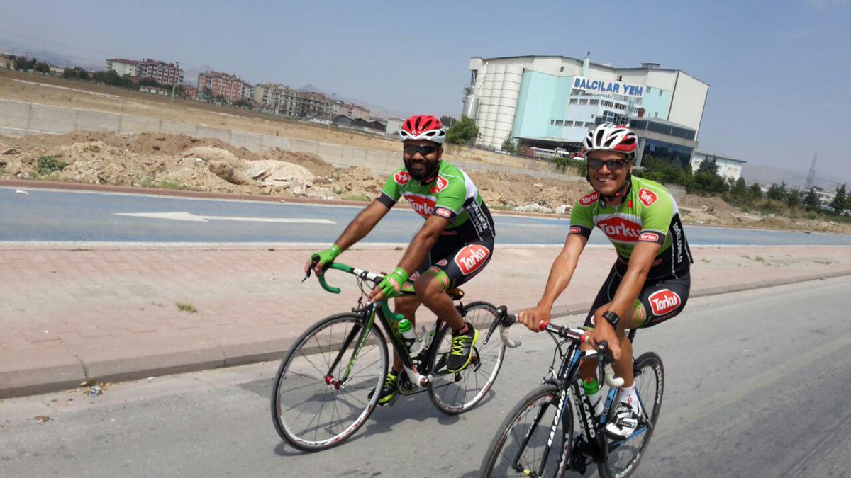 Lionel marie ve masör cenk uzunca beraber antremandalar@FrenchyRitchie <a href="/aslibisiklet/">ASLI BİSİKLET</a> <a href="/maviimek/">cenk</a> <a href="/MehmetBykar/">Mehmet Büyükarı</a>