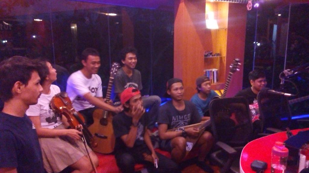 wah <a href="/swaragamafm/">SWARAGAMA 101.7 FM</a> digruduk <a href="/HorseShoe_Jogja/">Horse Shoe</a>