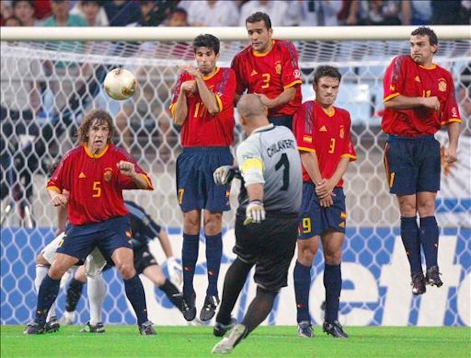 Happy 50th birthday to Paraguayan goalkeeper Jose Luis Chilavert, who scored 67 goals in his professional career. 