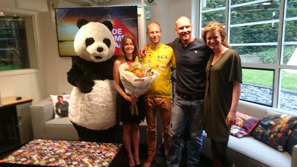 digibest's tweet photo. Gele trui voor TdF2015 renner uit NL! Léon @ster_info zojuist gehuldigd bij @Wout2Day RT @laurenstendam Tour4Nature http://t.co/QNFFo0QMpT