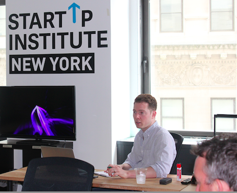 StartupInstNYC's tweet photo. "Sales is not a one-sided thing. It's like dating, you need two people to make it work!" -@aaronreinitz #Sales #SINYC http://t.co/s8qhDUsDCu