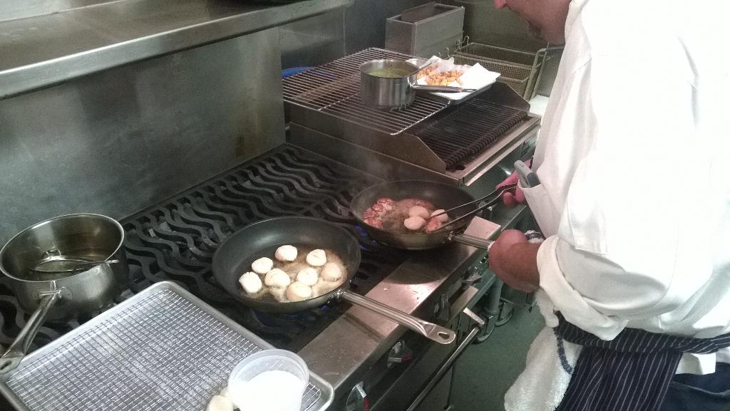 SustainableFare's tweet photo. Final dry run for the great American seafood challenge. #VikingVillageNJ http://t.co/K3Ka4bvLk0
