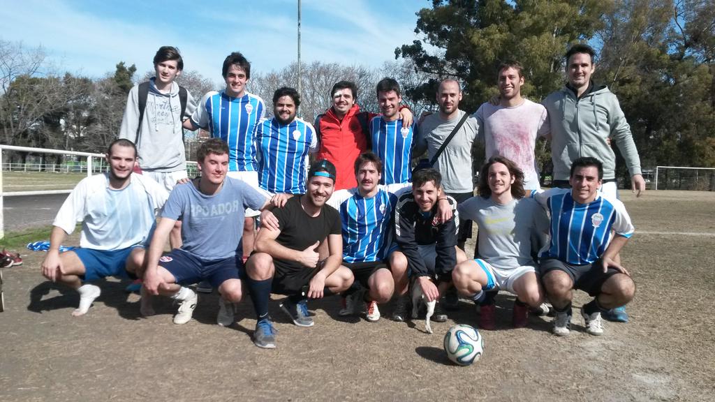 Gran victoria de los Vampiros!! Se desvirgó el DT! 
3-2 con goles de <a href="/benja_fuhr/">Quinto</a> <a href="/billybenger/">Guillermo Benger</a> (?) y <a href="/CaccavoPablo/">Pablo Caccavo</a>