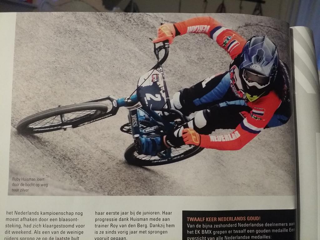 RubyHuisman's tweet image. Verrast als je een blad open slaat en je ziet een mooie foto van jezelf @wielersport @KNWU #top