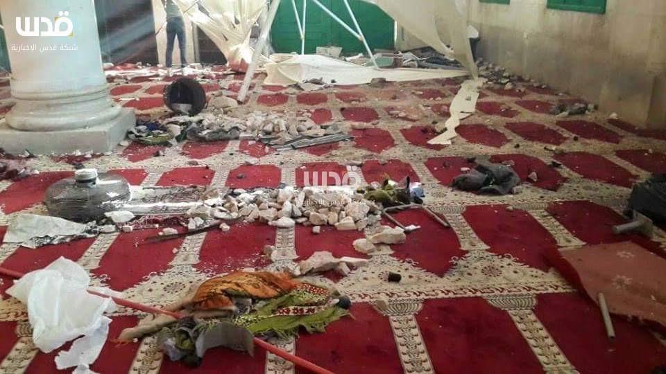 Dr_Ashmawi's tweet image. يُداس حمى الأقصى وفي رَحَباته
بكى أهل مقتولٍ وعَرْبدَ قاتلُ

#اقتحام_المسجد_الأقصى

#العشماوي