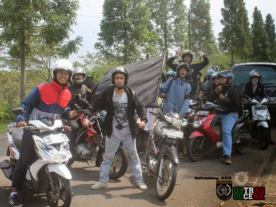 chie0492's tweet photo. nobar refreshing Juve tour smpe bka puasa brsama ttap kekeluargaan n kebersamaan @JCI_Depok @JCIndonesia #JCIAndMe http://t.co/1Z2x6tcd1V