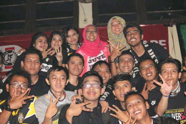 chie0492's tweet photo. nobar refreshing Juve tour smpe bka puasa brsama ttap kekeluargaan n kebersamaan @JCI_Depok @JCIndonesia #JCIAndMe http://t.co/1Z2x6tcd1V