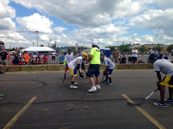 BuffaloSabres's tweet photo. Secure your spot! #Sabres Street HockeyFest is less than 1 month away. Start here to sign up: http://t.co/ewohCfhwKr http://t.co/rBABZvgttW