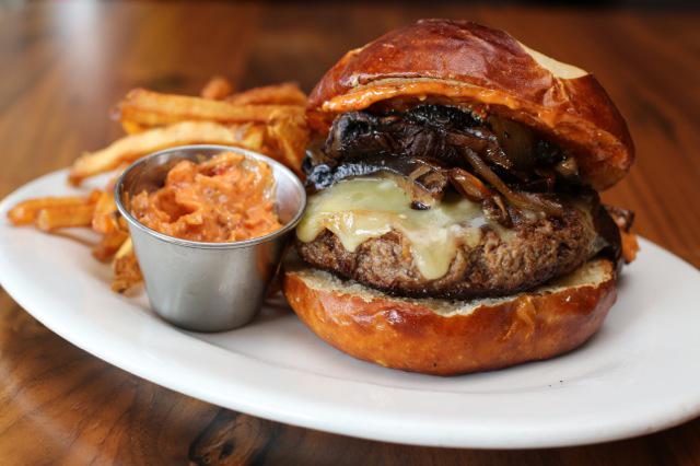 Labriola Cafe tweet media