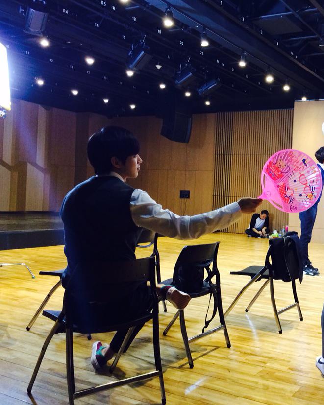 CK7Di-nUEAAYvNx.jpg:large