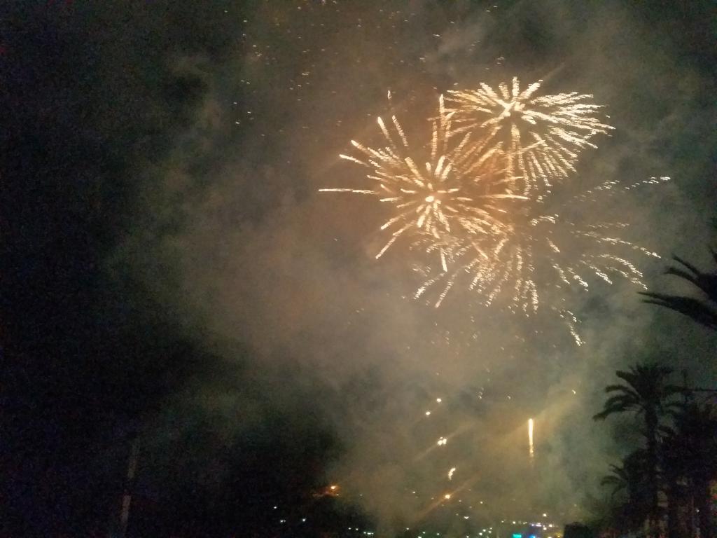 joseluisblancoq's tweet photo. Ahir gran nit de focs artificals, espectaculars a #lloretdemar #lloret #lloret2015 #focsartificials http://t.co/3M4YiZj8Yg