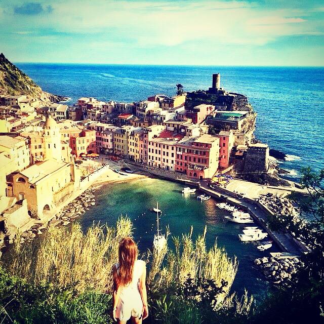 İtalya'da sevdiğimiz köşelerde bugün 😉👍✈️❤️🌏#vernazza #italya #italia #turlar #destinasyonlar #doğa #mavi #yeşil #yaz