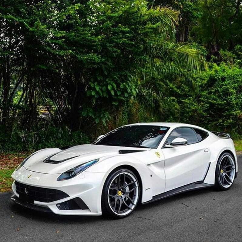 CarSwapMe's tweet photo. Ferrari F12 🙌 http://t.co/Ku1ikPQ2oq