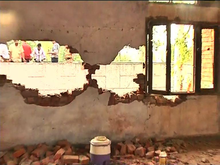 ABPNews's tweet photo. #GurdaspurAttack : Ground report from the room where #terrorists took shelter and opened fire
http://t.co/iAIw9ohyCw http://t.co/lsKlkOxPJX