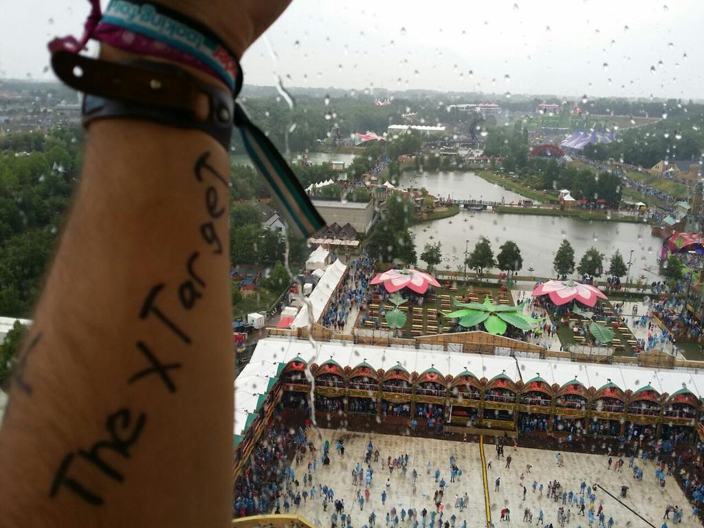 The_X_Target's tweet photo. Y tambien se acuerdan de nosotros en @tomorrowland Thanks @josuu_24 🙏🙏 http://t.co/zz5Gop3f2c