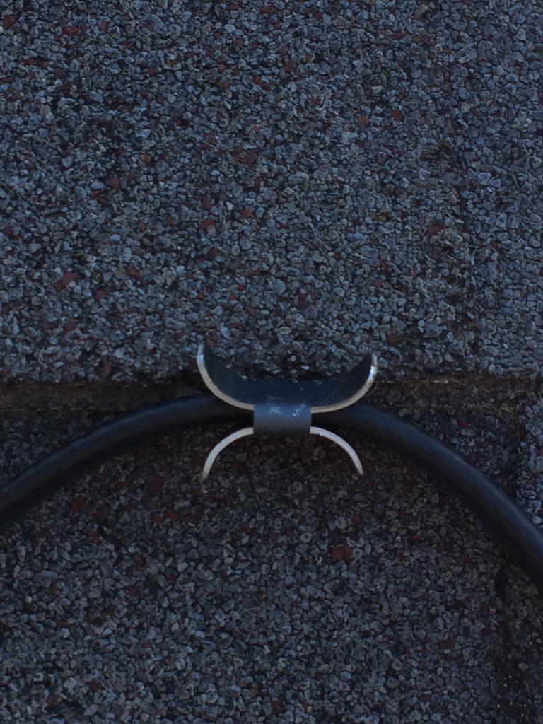 CaseRoofing's tweet photo. Correct Ice Melting cable clip fastened under shingle,Not through it.
http://t.co/nGfbmhjoPJ
#heatcable #roofing http://t.co/zWt9kg1Lpg