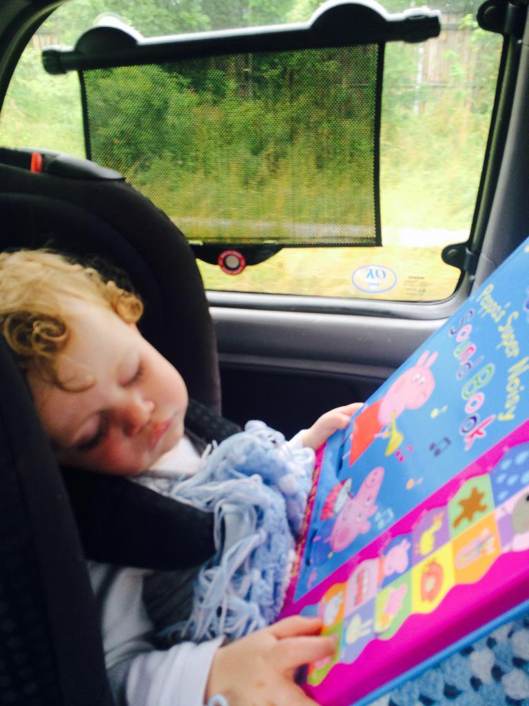 Clings to the book whilst sleeping <a href="/LucaWarwick/">Luca James Warwick</a> 💙💙