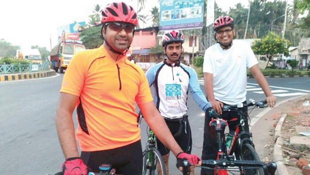 cyco_in's tweet photo. Biking the Green way #biking #cycling #swachhbharat http://t.co/Mdw3S2r4I9 http://t.co/JtsdQaKswT