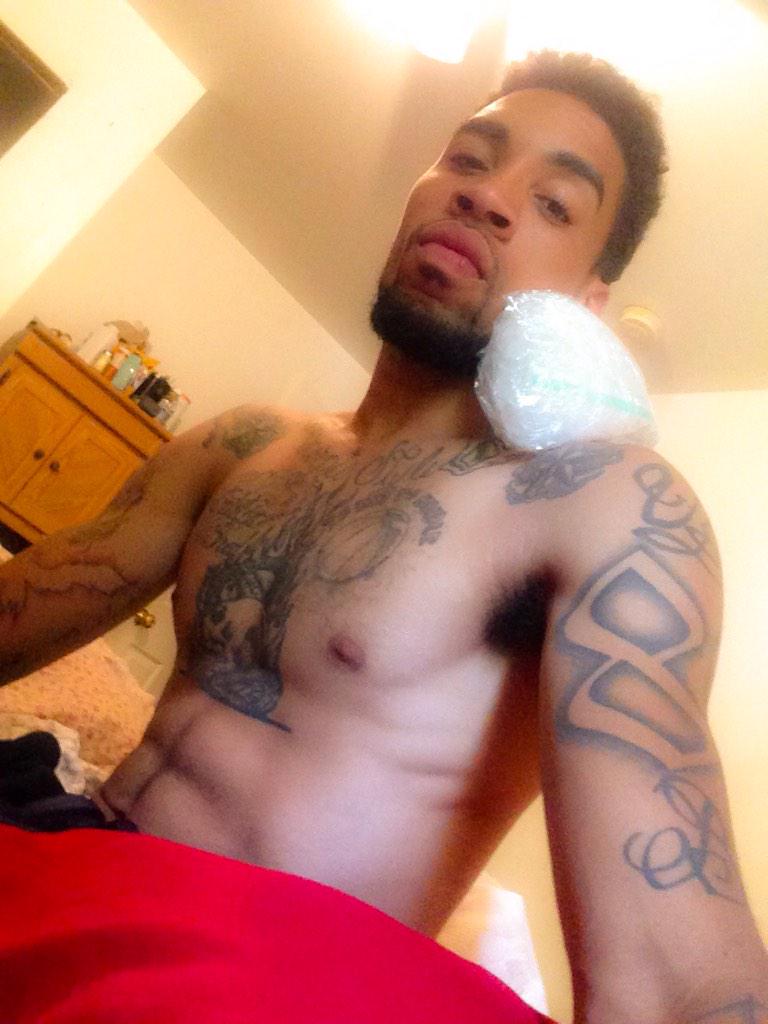 TaneikoRobinson's tweet photo. After 5 games in a row....getting ready for 6. 🏀🏀🏀 http://t.co/OWVMVDFN4k