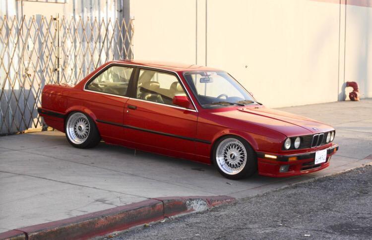 CarsOnTheDaily's tweet photo. Old school http://t.co/FeJdtxIOav