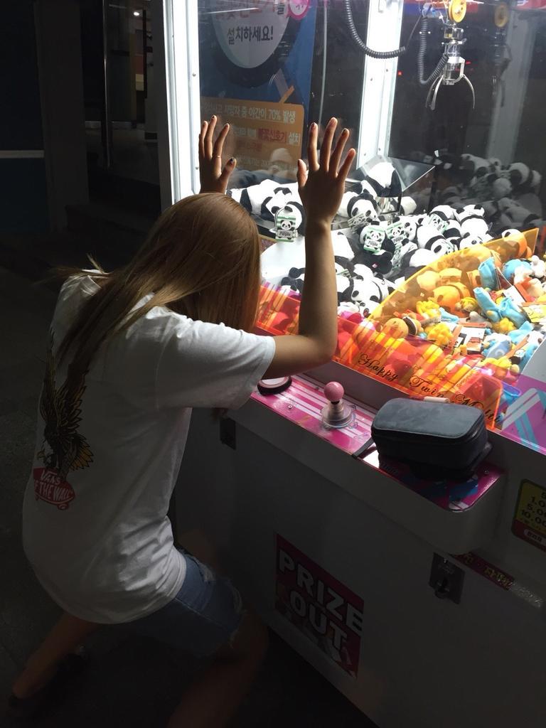 CK7bHMxVEAAGxOK.jpg:large