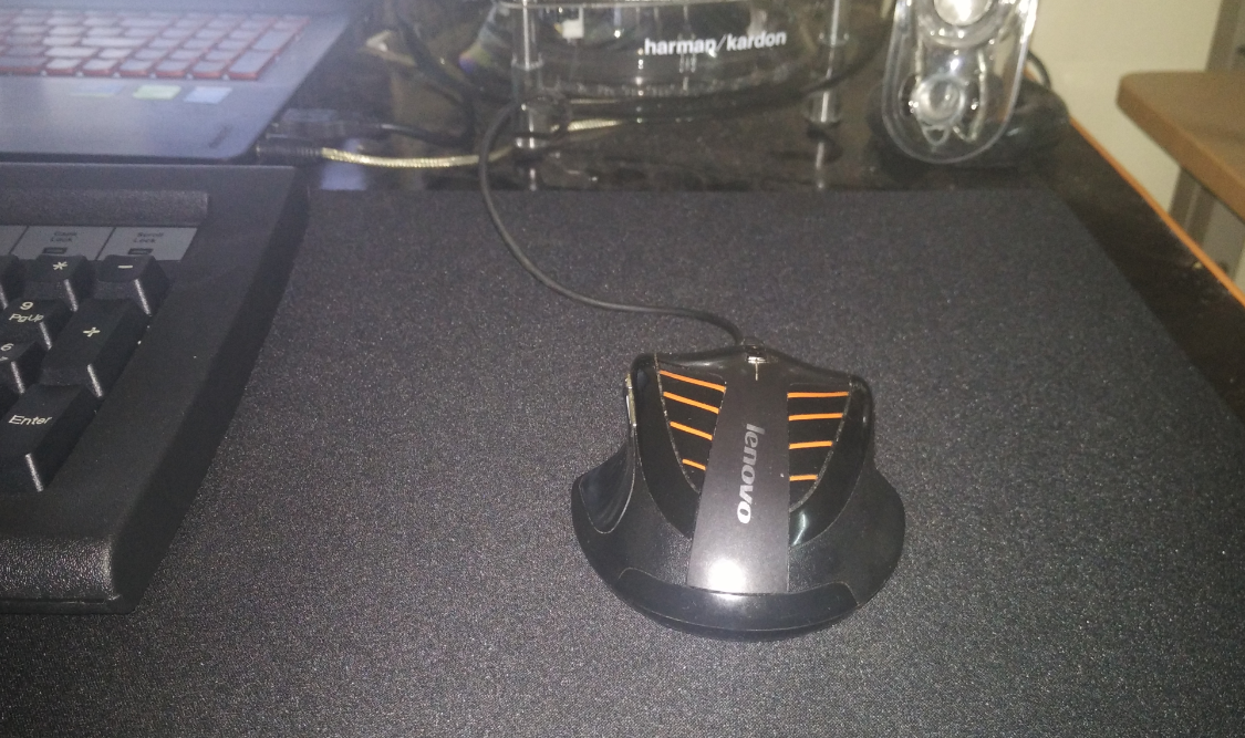9_bits's tweet photo. The new #PS4 #mouse is a rip off of the #Lenovo M6811.Thats the picture of one on my desk now! #pcgaming #pc #Sony http://t.co/Xv9dk0aPIn