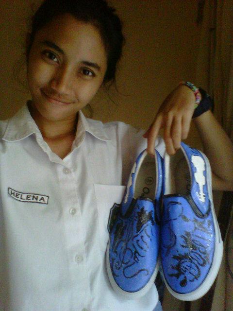 Yyyyyyyeeeyyeeyyyye theme biola dan mic buat kak.  Dodit <a href="/Dodit_Mulyanto/">Dodit Mulyanto</a>