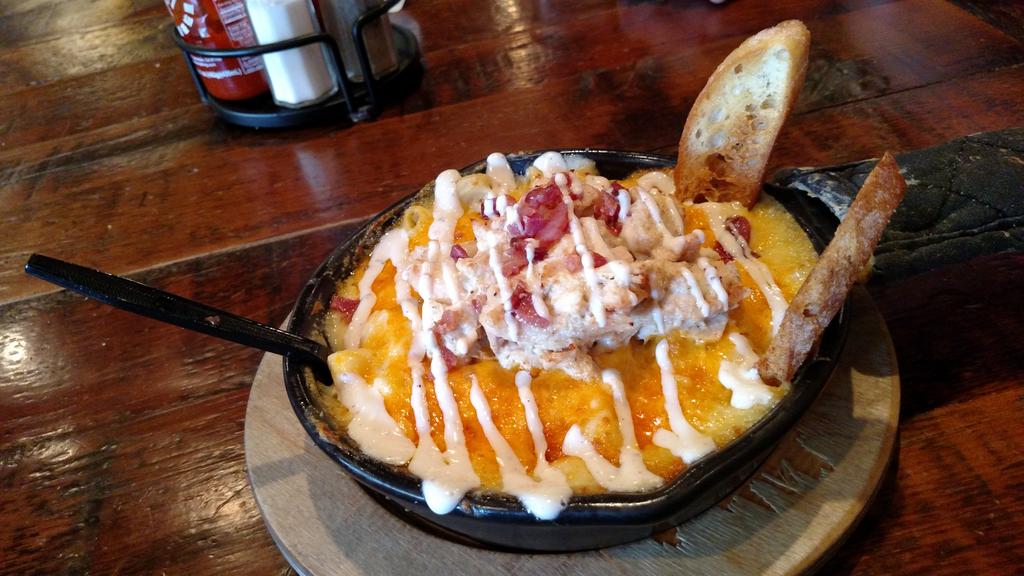 ChadAHolloway's tweet photo. Took visiting friends to @macs_restaurant in @wisdells recently. Amazing place. The food was amazing. Hit them up! http://t.co/xvZLBKGxX8