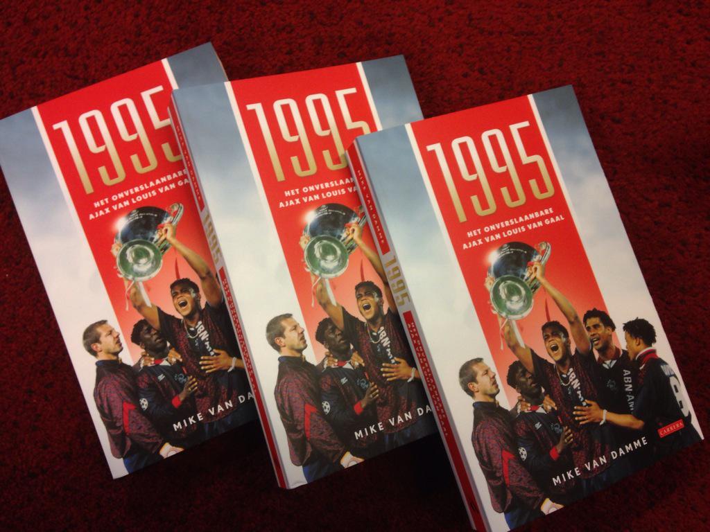 We verkeren deze dagen in Weense sferen en geven daarom 3x het boek '1995' weg. Interesse? RT! #Ajax1995 #rapaja