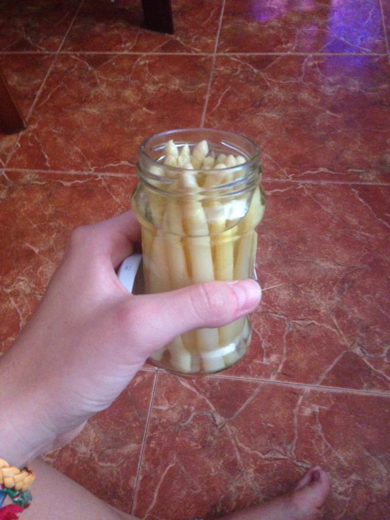 lolicarrasco21's tweet photo. @Daria_1395 Acordarme te ti hasta comiendo... http://t.co/5cUOIcoYMA