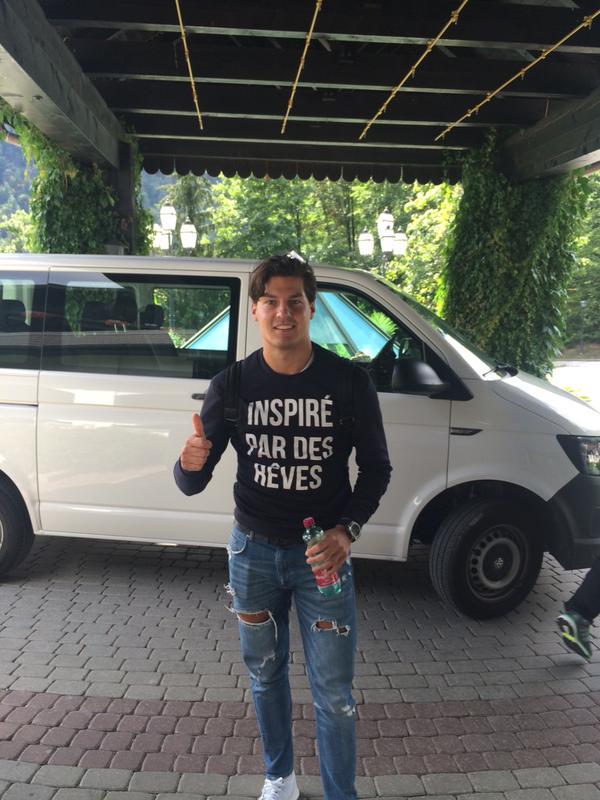 Hannover96's tweet photo. ¡Bienvenido, campeón de la Copa América! @MiikoAlbornoz ha llegado a #TLSaalfelden. #H96 http://t.co/y4in0DFe5r